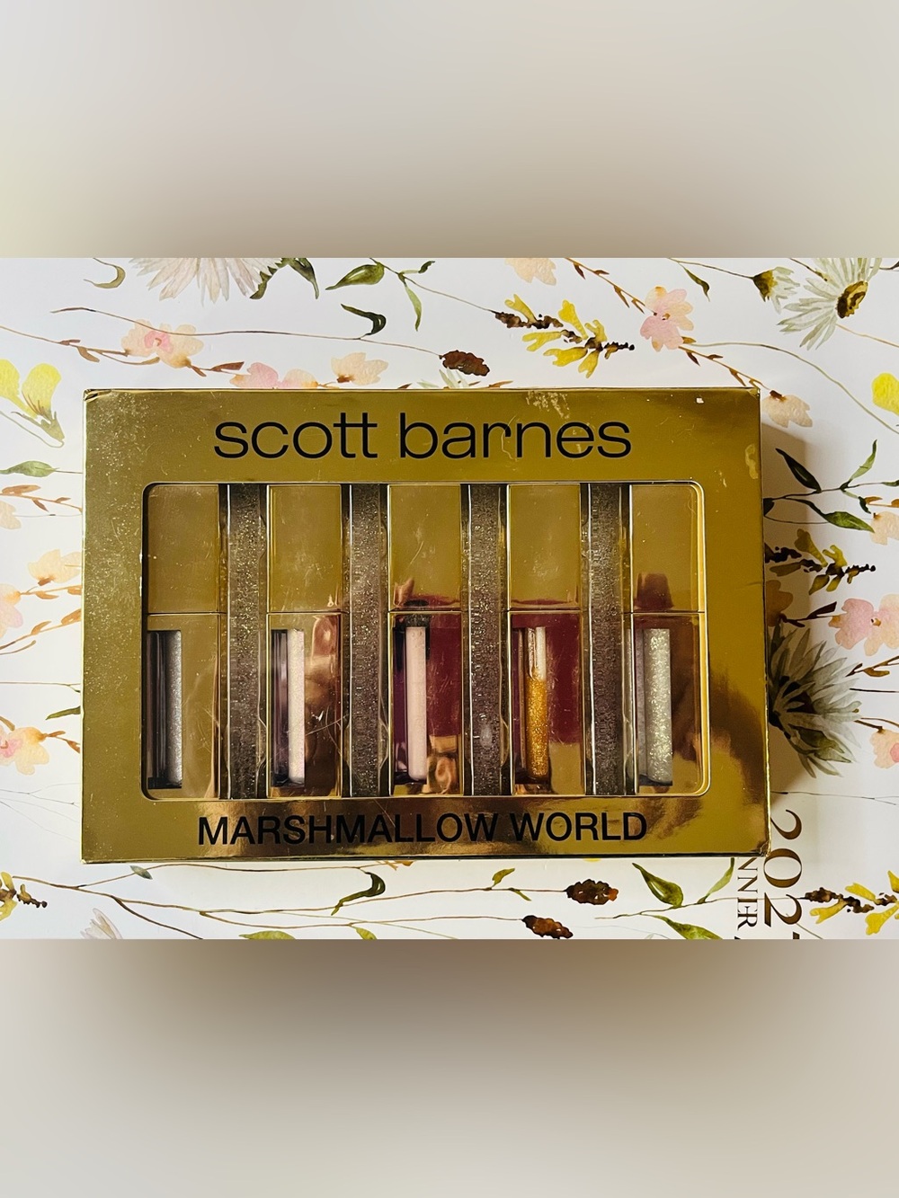 Scott Barnes Marshmallow World Lip Gloss Set 5 Piece NIB - Picture 5 of 5